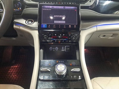 2023 Jeep Grand Cherokee Overland w/Rear Seat Video Pkg
