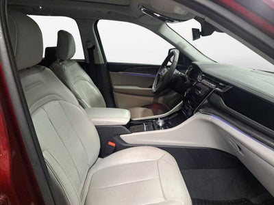2023 Jeep Grand Cherokee Overland w/Rear Seat Video Pkg