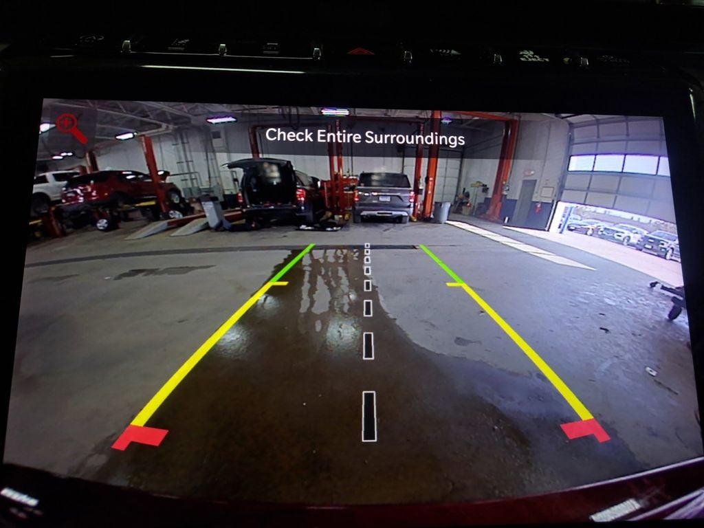 2023 Jeep Grand Cherokee Overland w/Rear Seat Video Pkg