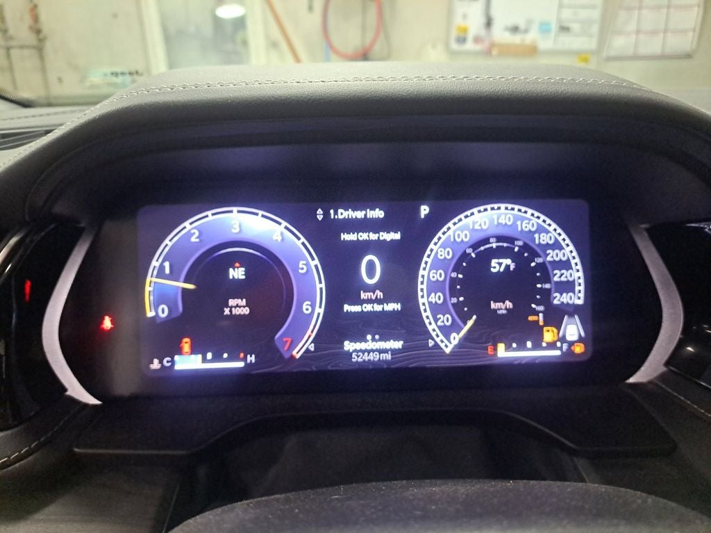 2023 Jeep Grand Cherokee Overland w/Rear Seat Video Pkg