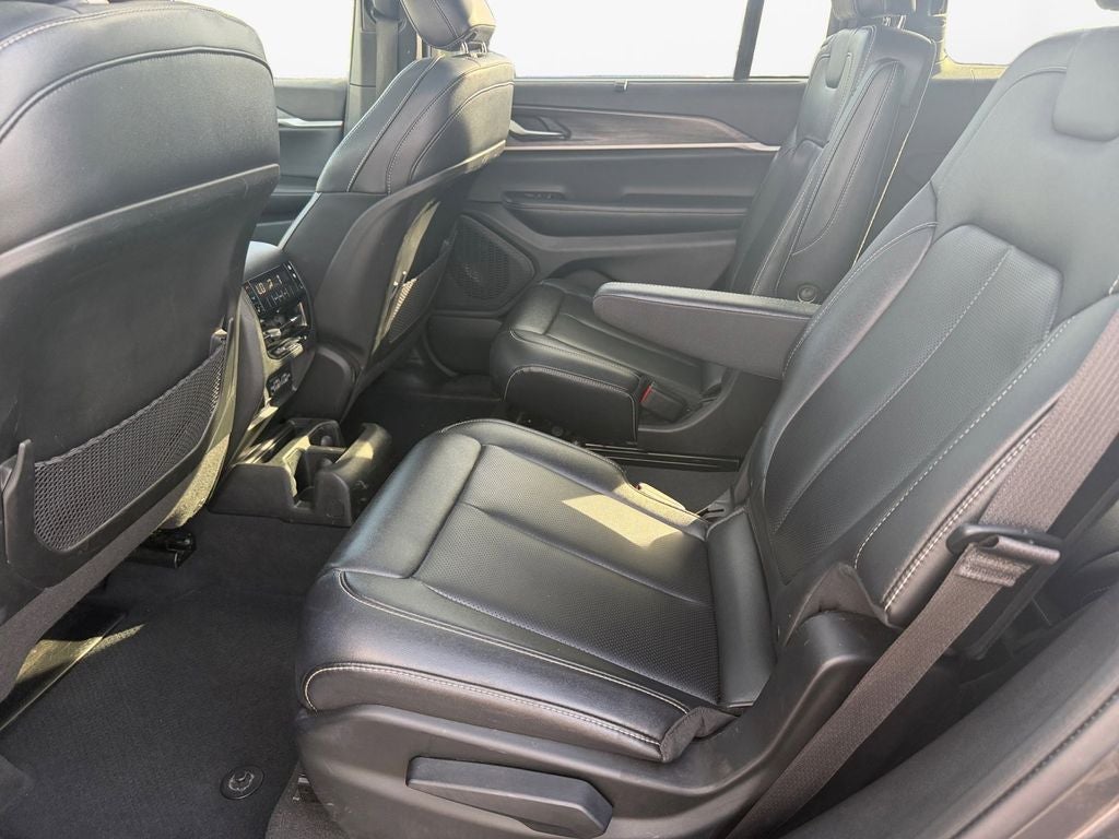 2024 Jeep Grand Cherokee L Limited Luxury Tech II w/Dual Pane Pano Roof