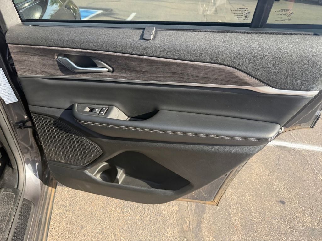 2024 Jeep Grand Cherokee L Limited Luxury Tech II w/Dual Pane Pano Roof
