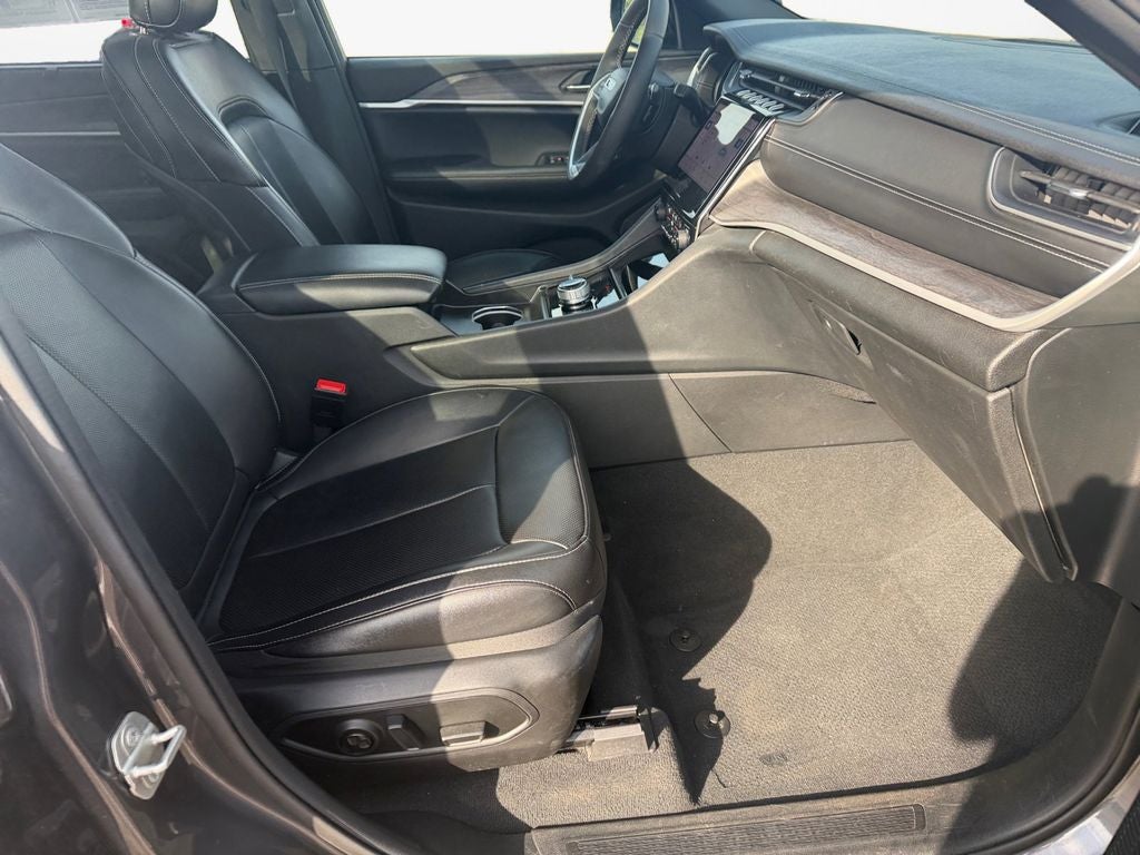 2024 Jeep Grand Cherokee L Limited Luxury Tech II w/Dual Pane Pano Roof