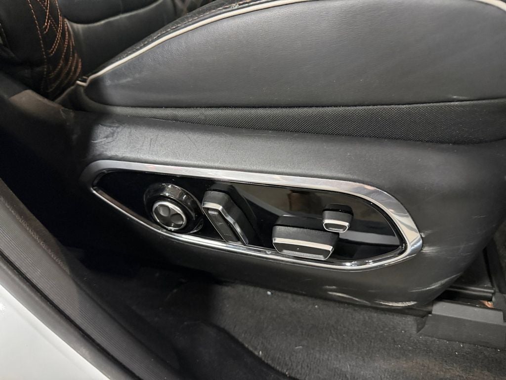 2021 Jeep Grand Cherokee L Summit w/Advanced & Luxury Tech Pkgs