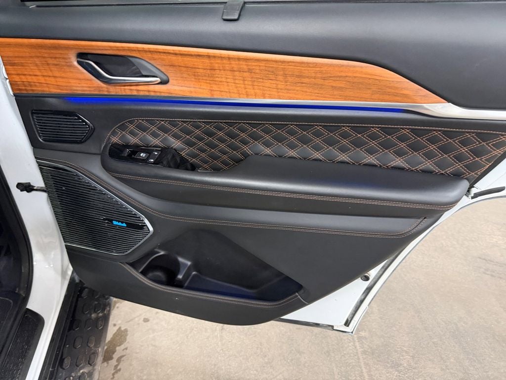 2021 Jeep Grand Cherokee L Summit w/Advanced & Luxury Tech Pkgs