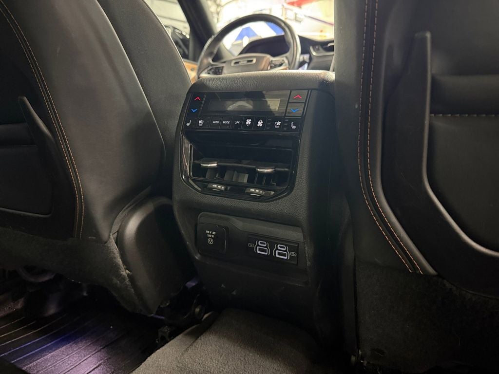 2021 Jeep Grand Cherokee L Summit w/Advanced & Luxury Tech Pkgs