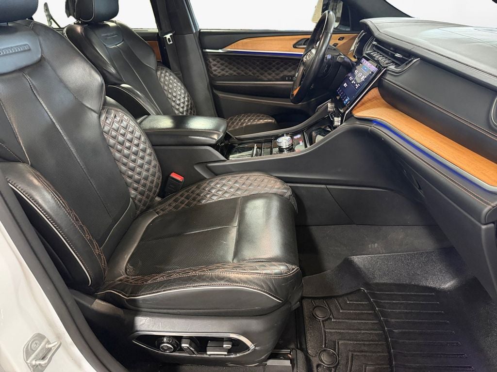 2021 Jeep Grand Cherokee L Summit w/Advanced & Luxury Tech Pkgs