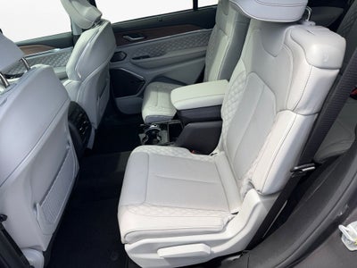 2022 Jeep Grand Cherokee L Summit w/Tech & Luxury Pkgs