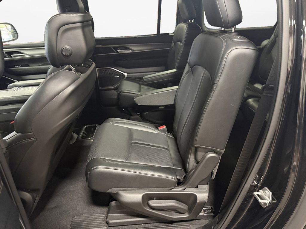 2025 Jeep Wagoneer L Series III