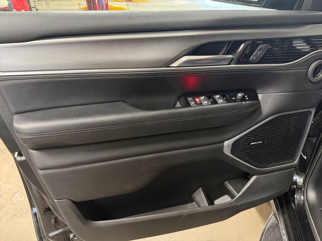 2025 Jeep Wagoneer L Series III