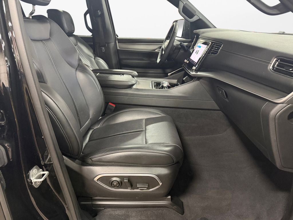 2025 Jeep Wagoneer L Series III