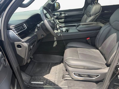 2023 Jeep Grand Wagoneer Series II w/Massaging Front Seats & 3 Panel Sun Ro