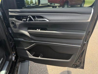 2023 Jeep Grand Wagoneer Series II w/Massaging Front Seats & 3 Panel Sun Ro