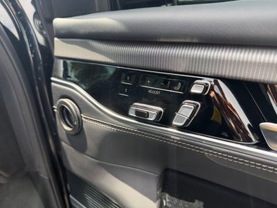 2023 Jeep Grand Wagoneer Series II w/Massaging Front Seats & 3 Panel Sun Ro