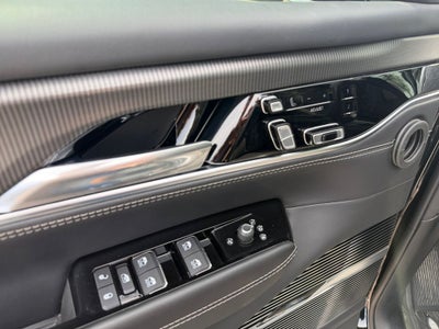 2023 Jeep Grand Wagoneer Series II w/Massaging Front Seats & 3 Panel Sun Ro