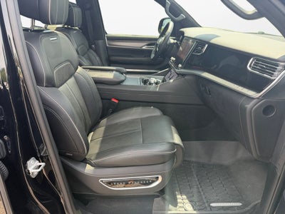 2023 Jeep Grand Wagoneer Series II w/Massaging Front Seats & 3 Panel Sun Ro