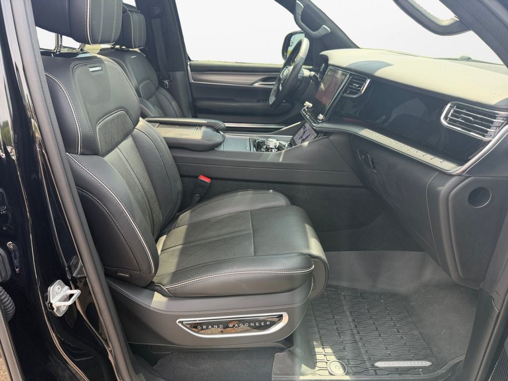 2023 Jeep Grand Wagoneer Series II w/Massaging Front Seats & 3 Panel Sun Ro