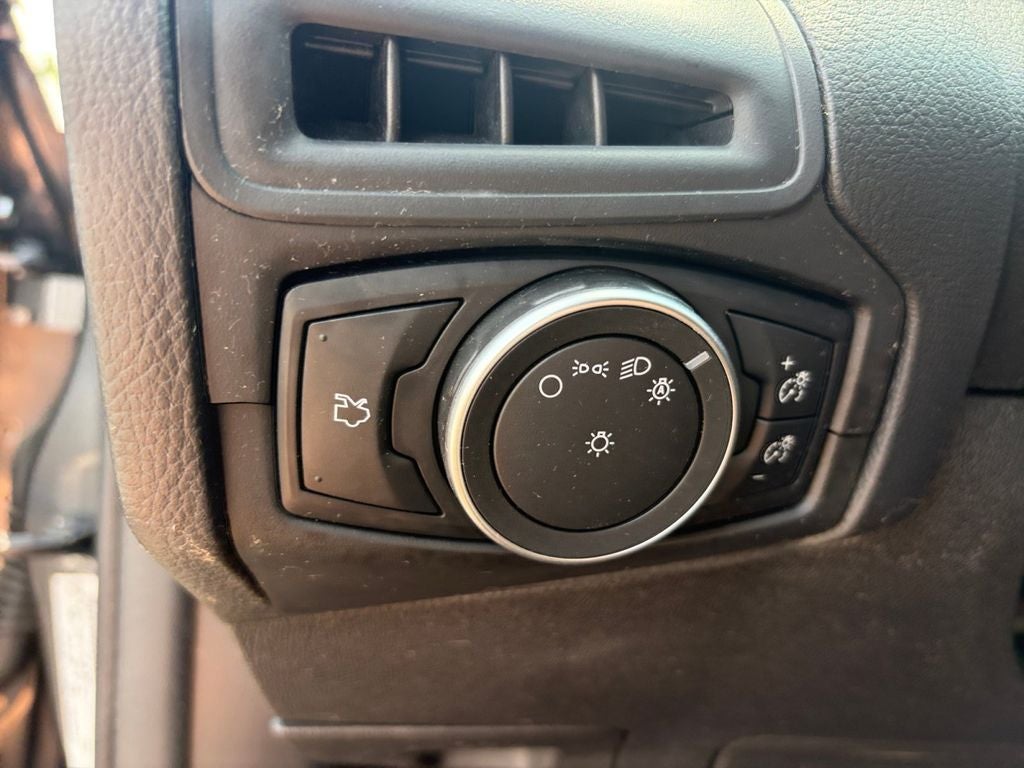2018 Ford Focus SE w/Cold Weather Pkg