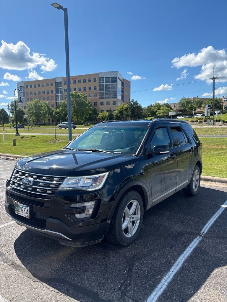 2016 Ford Explorer XLT w/Comfort & Trailer Tow Pkgs