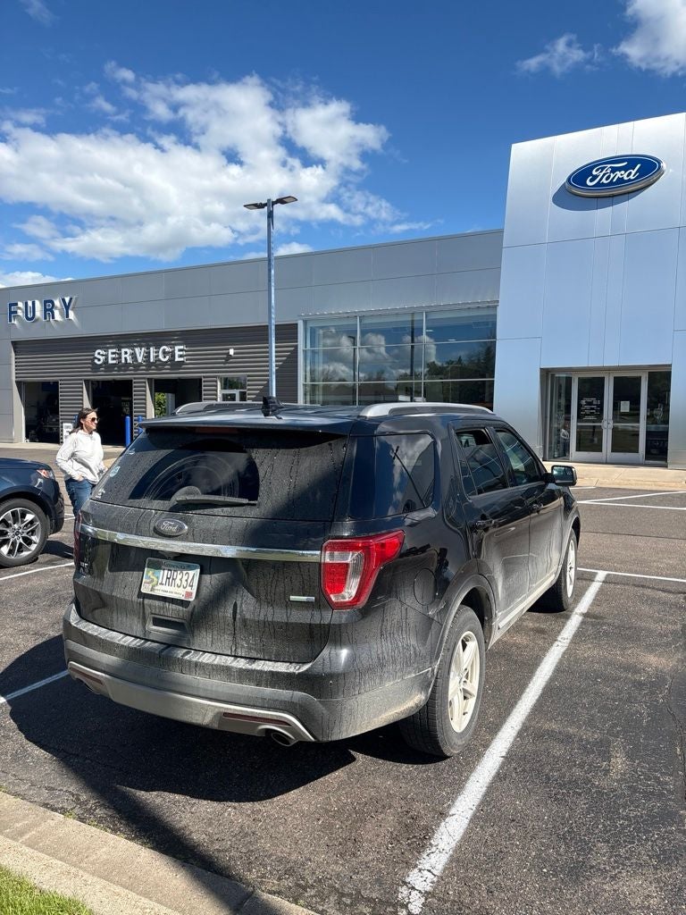 2016 Ford Explorer XLT w/Comfort & Trailer Tow Pkgs