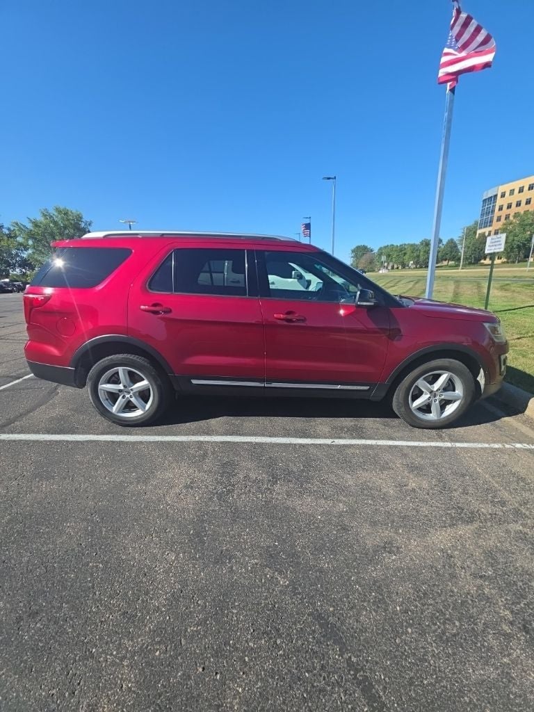 2017 Ford Explorer XLT w/Tow & Tech Pkgs