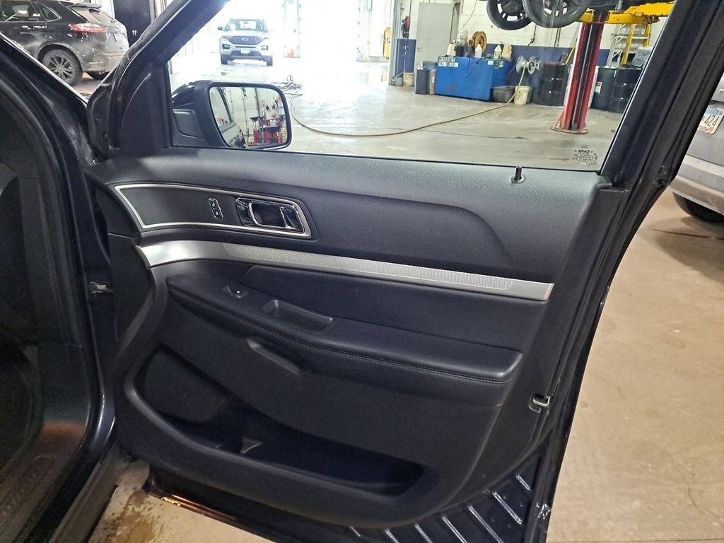 2017 Ford Explorer XLT w/Trailer & Tech Pkg