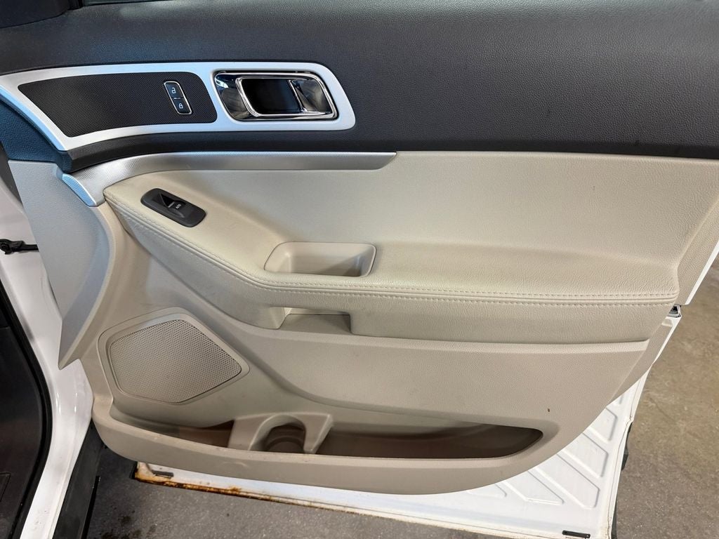 2013 Ford Explorer XLT w/Dual Panel Moonroof