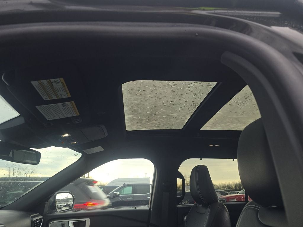 2023 Ford Explorer ST Street Pack w/Twin Panel Moonroof