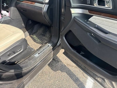 2016 Ford Explorer Platinum /Rear DVD Headrests