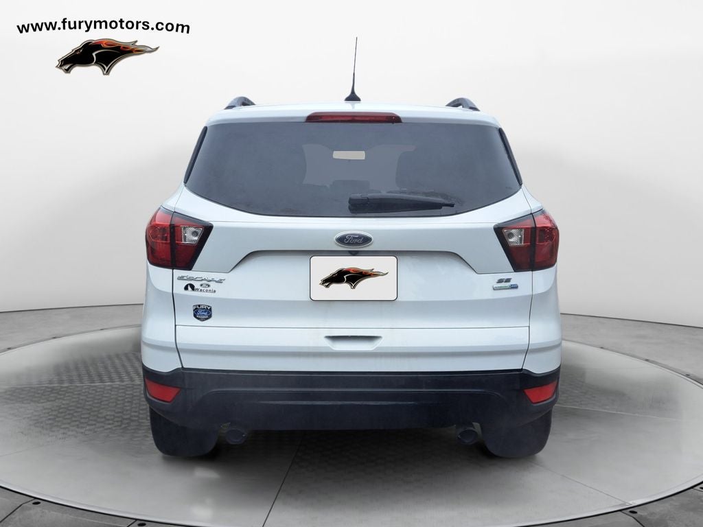 2019 Ford Escape SE w/ SE Sports Package