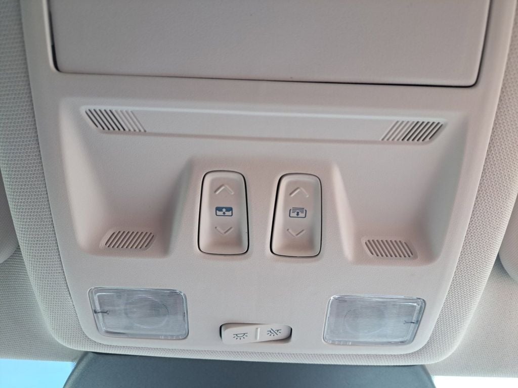 2022 Ford Escape Titanium w/Panoramic Roof