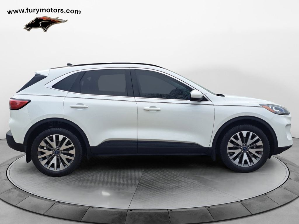 2022 Ford Escape Titanium w/Panoramic Roof