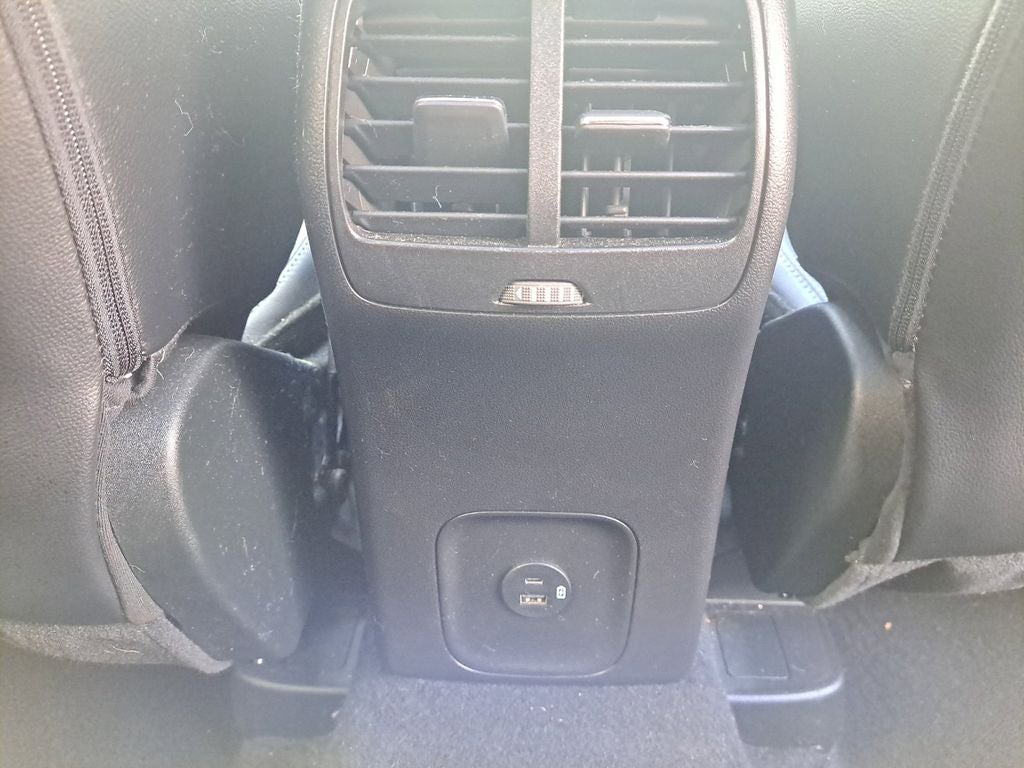 2022 Ford Escape Titanium w/Panoramic Roof