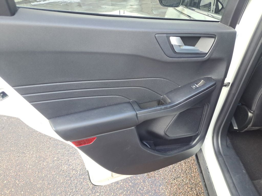 2022 Ford Escape Titanium w/Panoramic Roof