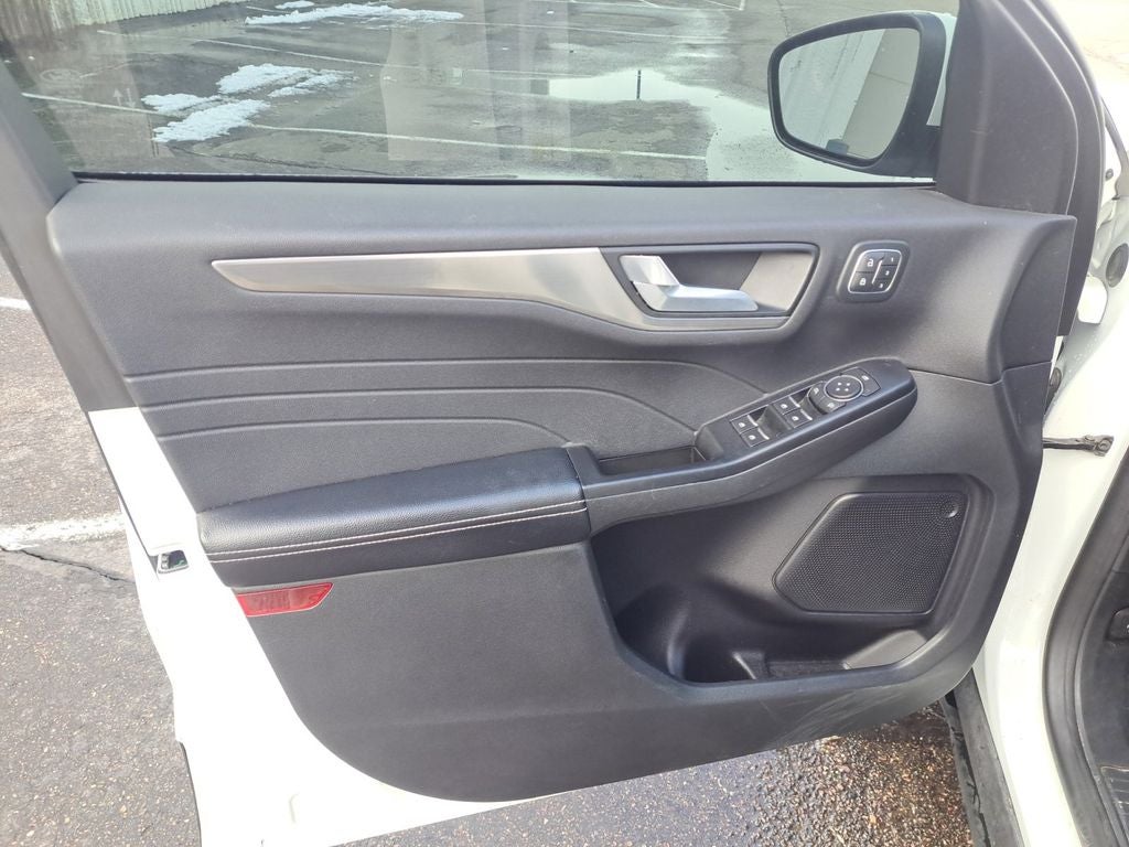 2022 Ford Escape Titanium w/Panoramic Roof