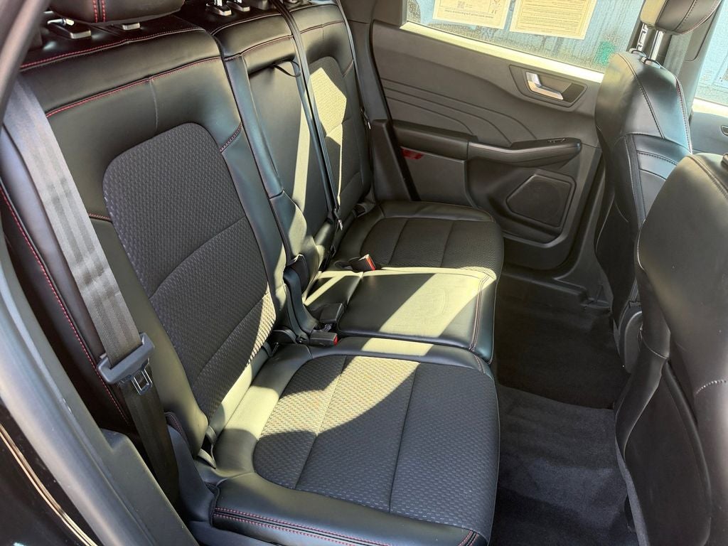 2024 Ford Escape ST-Line w/Tech Pkg