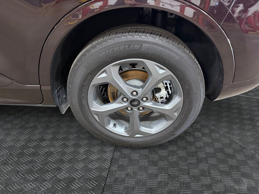 2023 Ford Escape ST-Line w/Cold Weather & Tech Pkg1