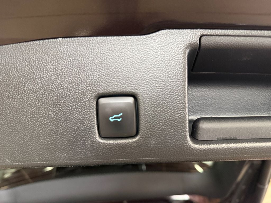 2023 Ford Escape ST-Line w/Cold Weather & Tech Pkg1