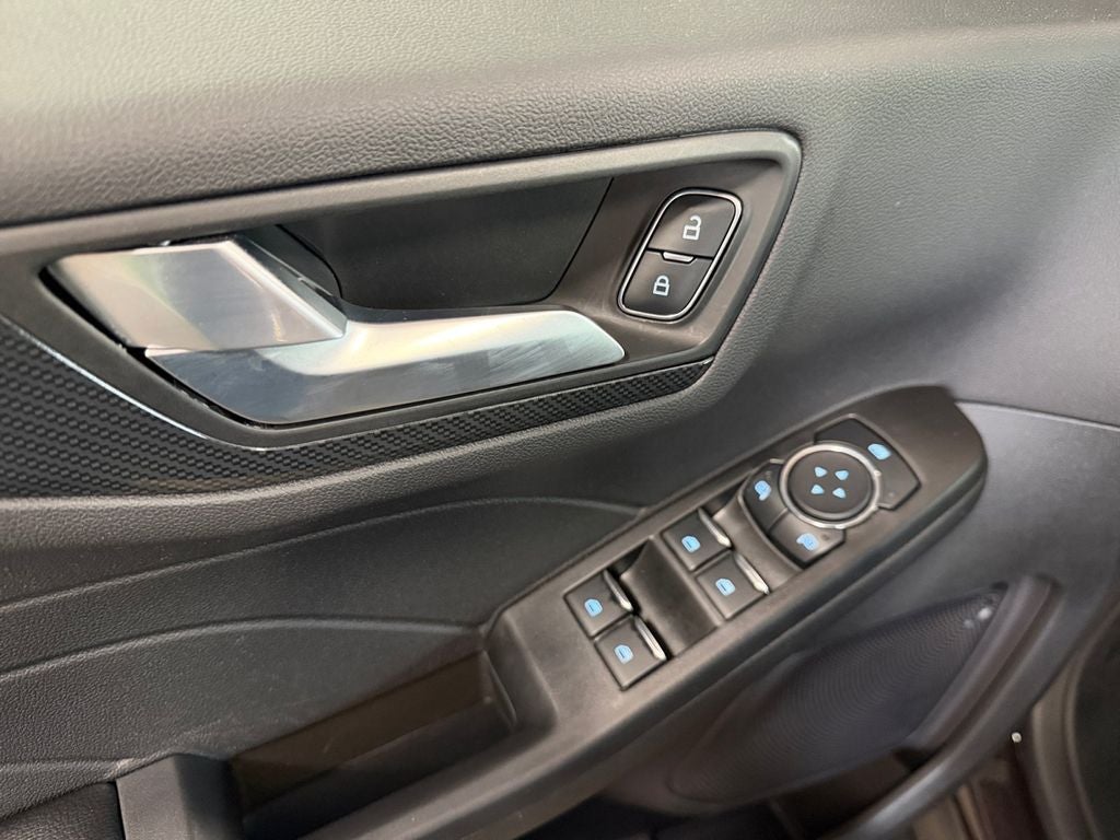 2023 Ford Escape ST-Line w/Cold Weather & Tech Pkg1