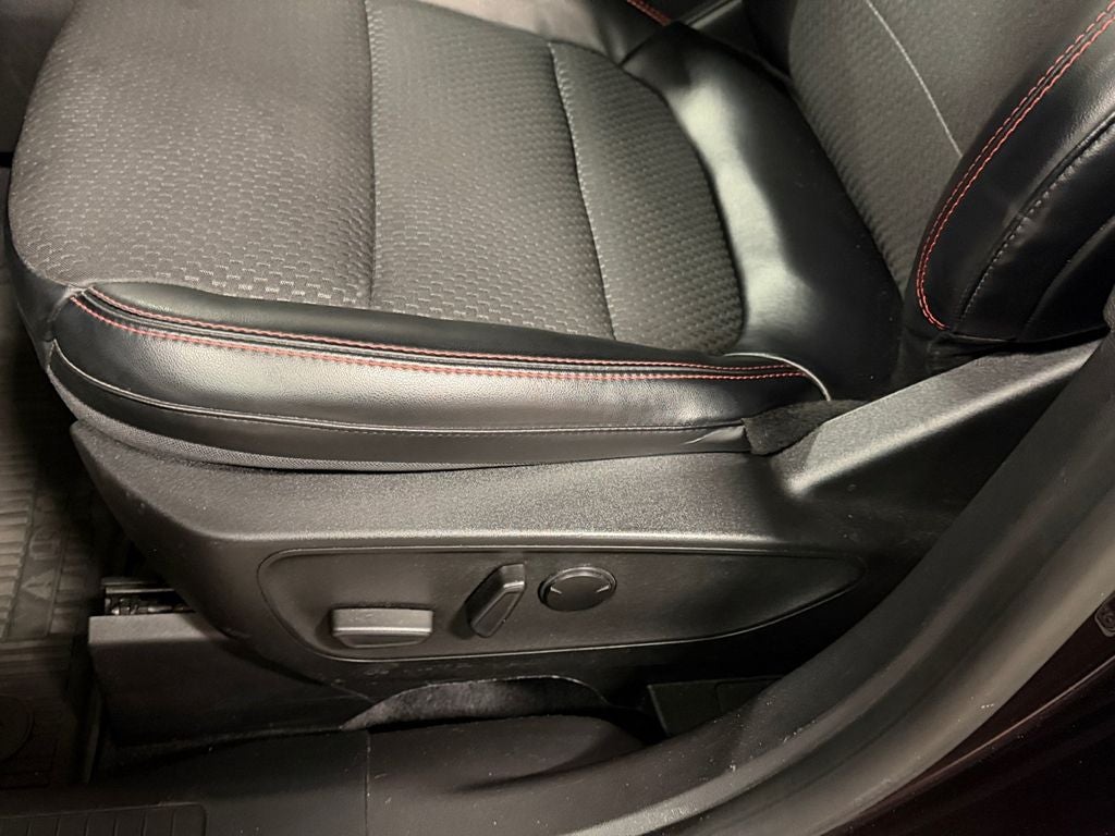 2023 Ford Escape ST-Line w/Cold Weather & Tech Pkg1