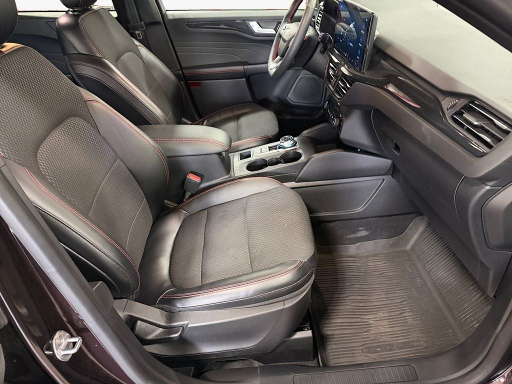 2023 Ford Escape ST-Line w/Cold Weather & Tech Pkg1