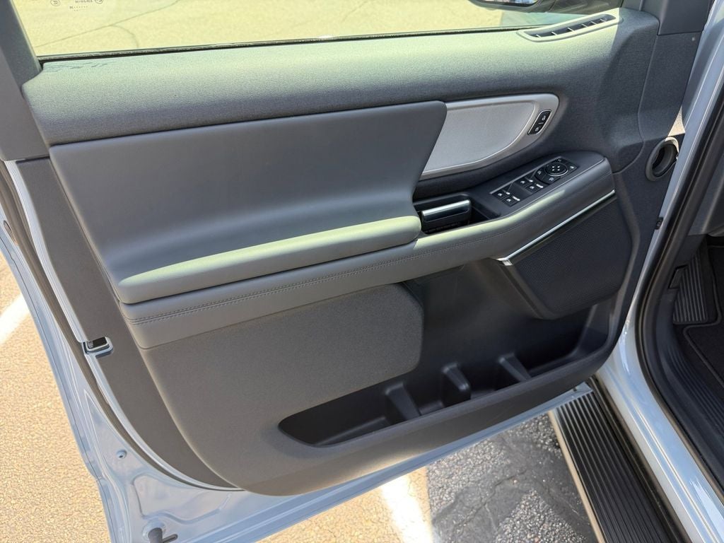 2026 Ford Expedition Max Active w/Black Tuxedo Wrap & 24" Spoke Niche Wheel