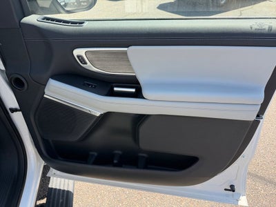 2025 Ford Expedition Max Platinum w/Drivers Package