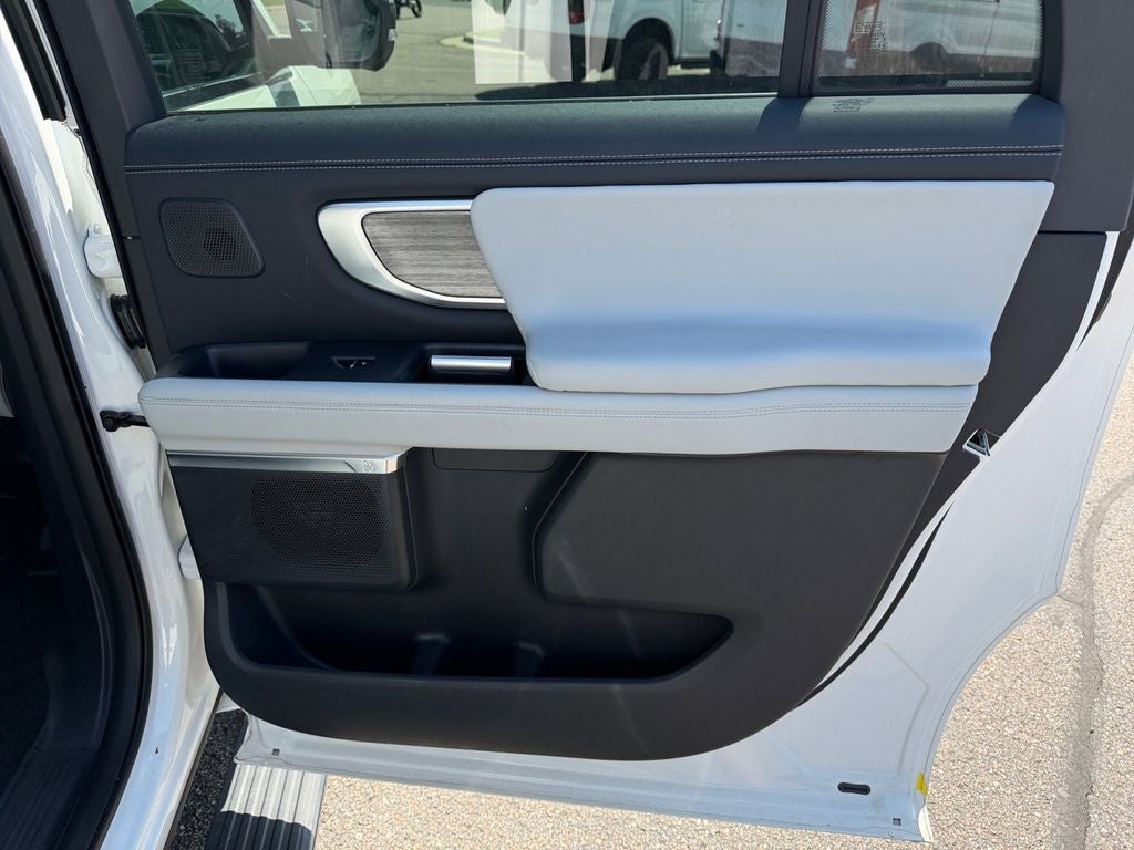 2025 Ford Expedition Max Platinum w/Drivers Package