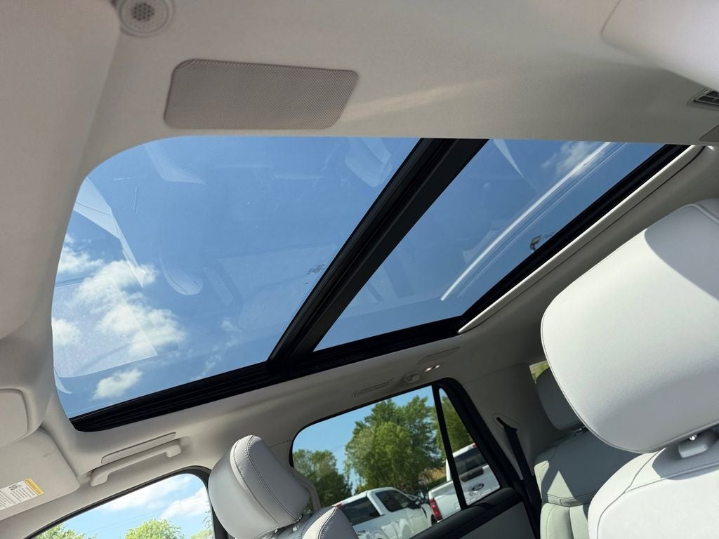 2025 Ford Expedition Max Platinum w/Drivers Package
