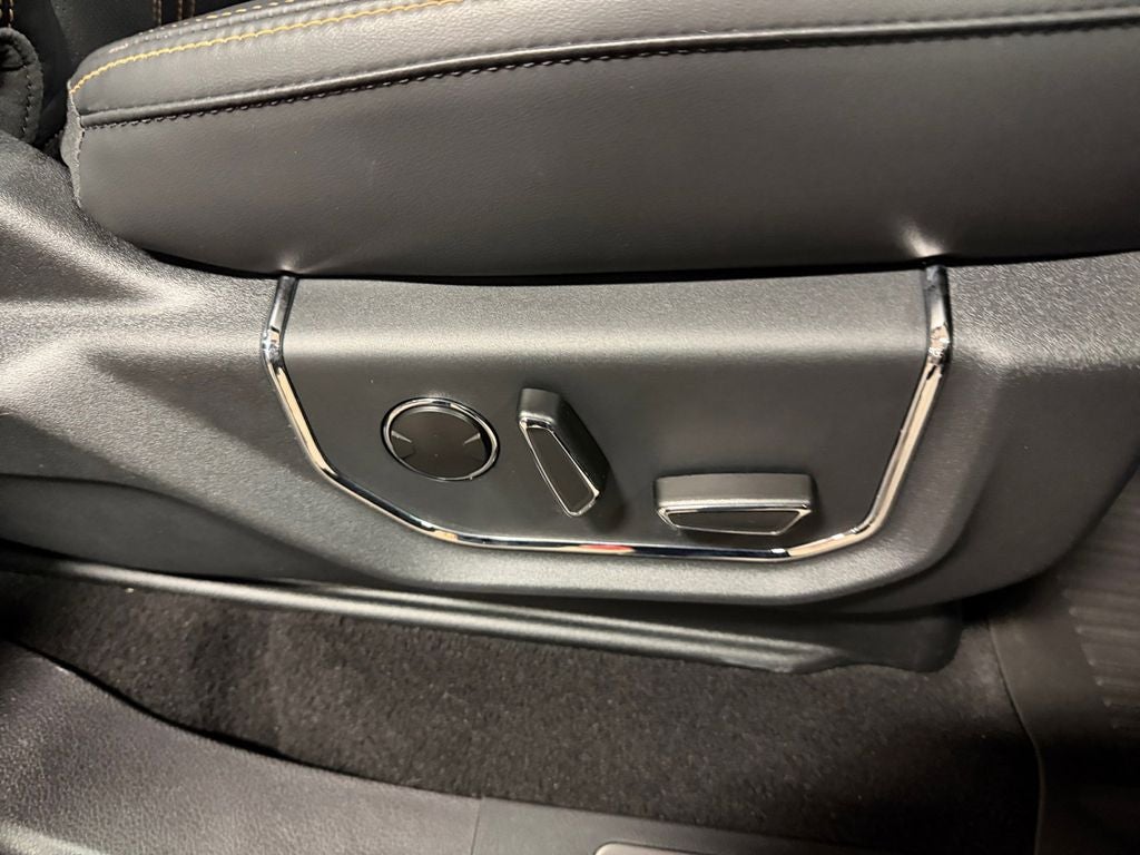 2024 Ford Expedition Max Platinum w/ Bluecruise & Heavy Duty Tow Pkg