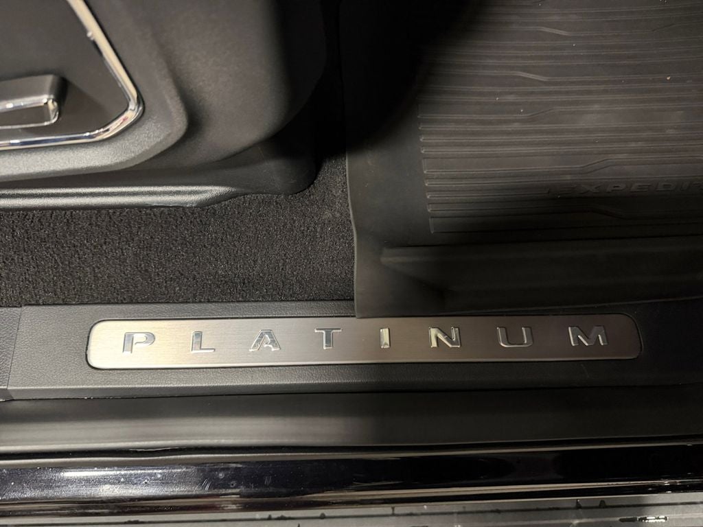 2024 Ford Expedition Max Platinum w/ Bluecruise & Heavy Duty Tow Pkg