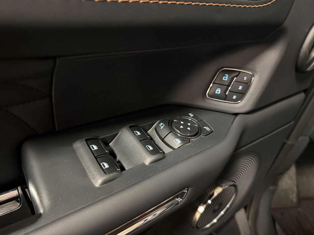 2024 Ford Expedition Max Platinum w/ Bluecruise & Heavy Duty Tow Pkg