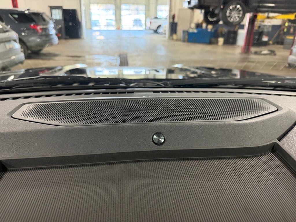 2024 Ford Expedition Max Platinum w/ Bluecruise & Heavy Duty Tow Pkg