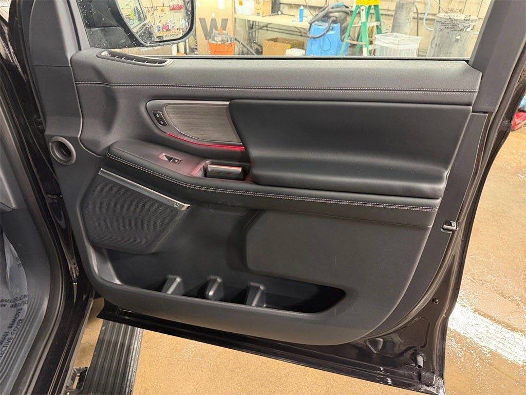 2025 Ford Expedition Max Platinum w/Bluecruise & Drivers Pkg